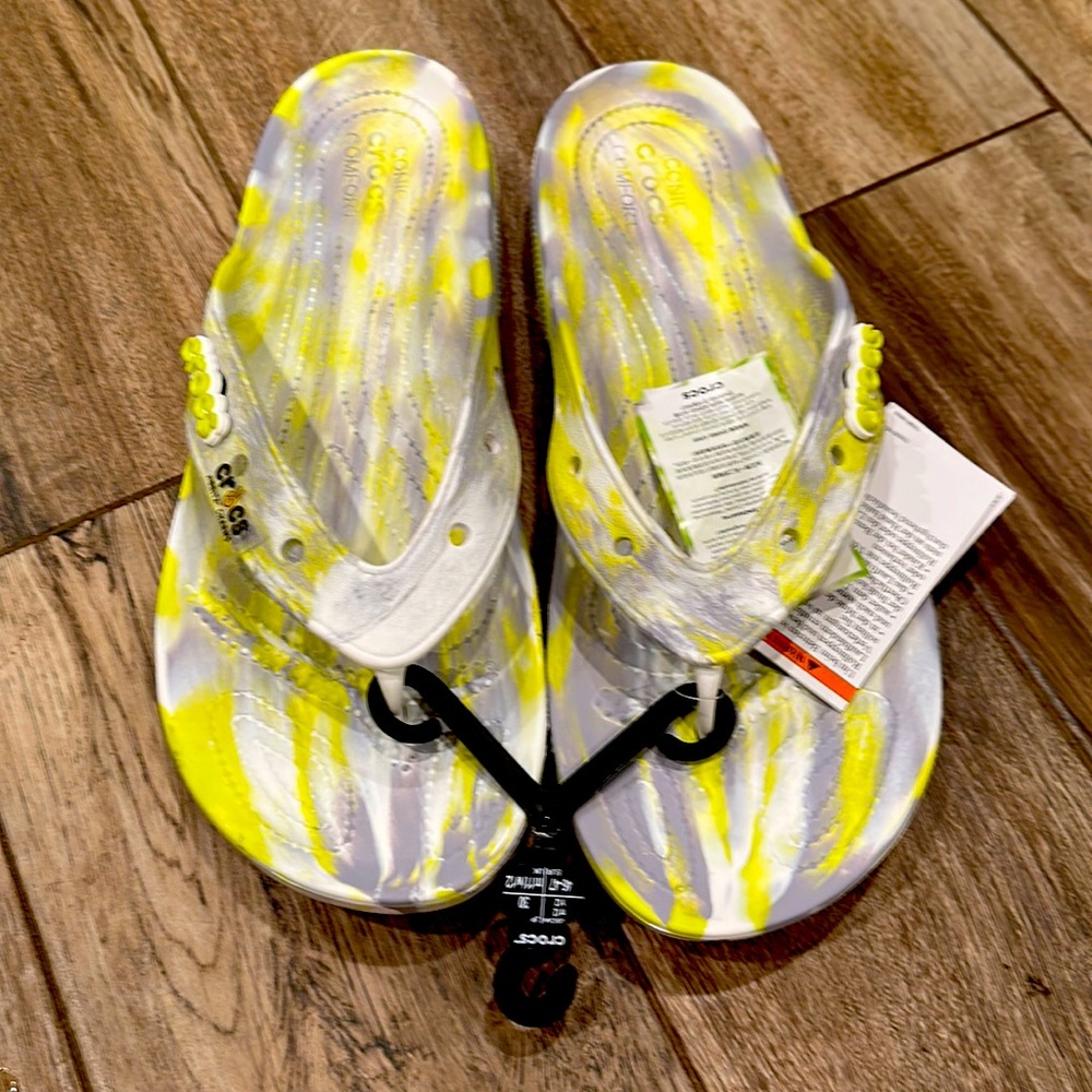 NWT - Classic Crocs Flip